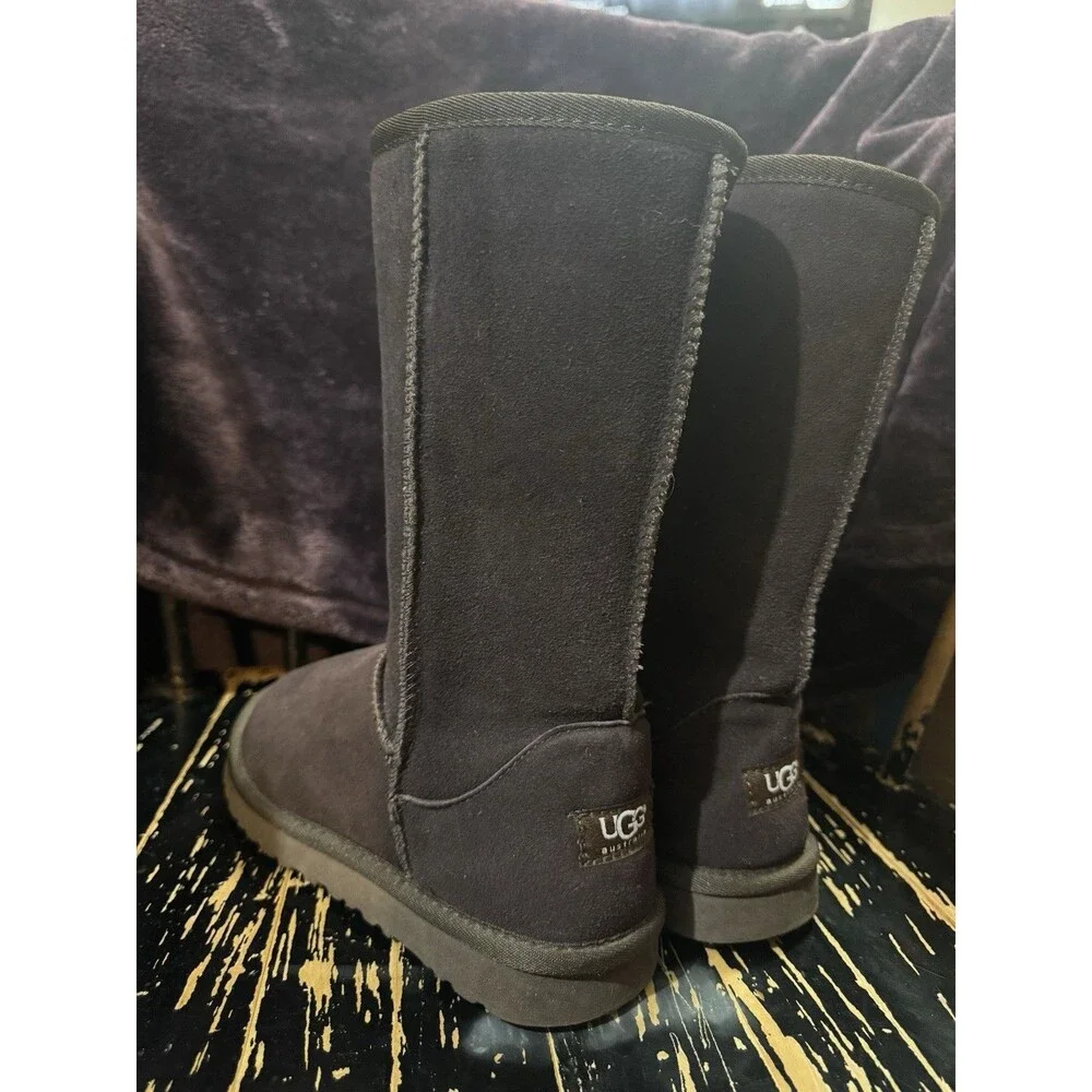 Ugg Australia Classic Tall 5815 Chocolate Brown Sheepskin Suede Boots Size 8 EUC
